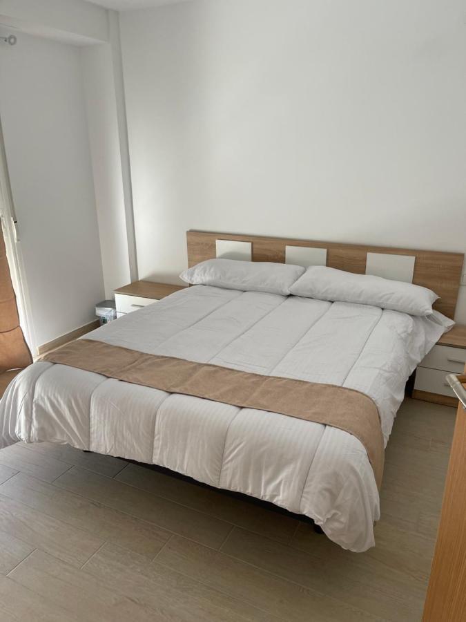 Pension Portugal Alicante Buitenkant foto